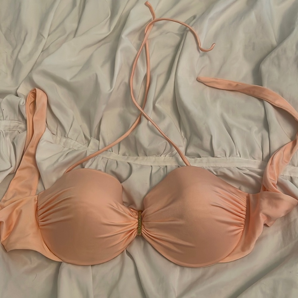 34DD Victoria’s Secret bathing suit